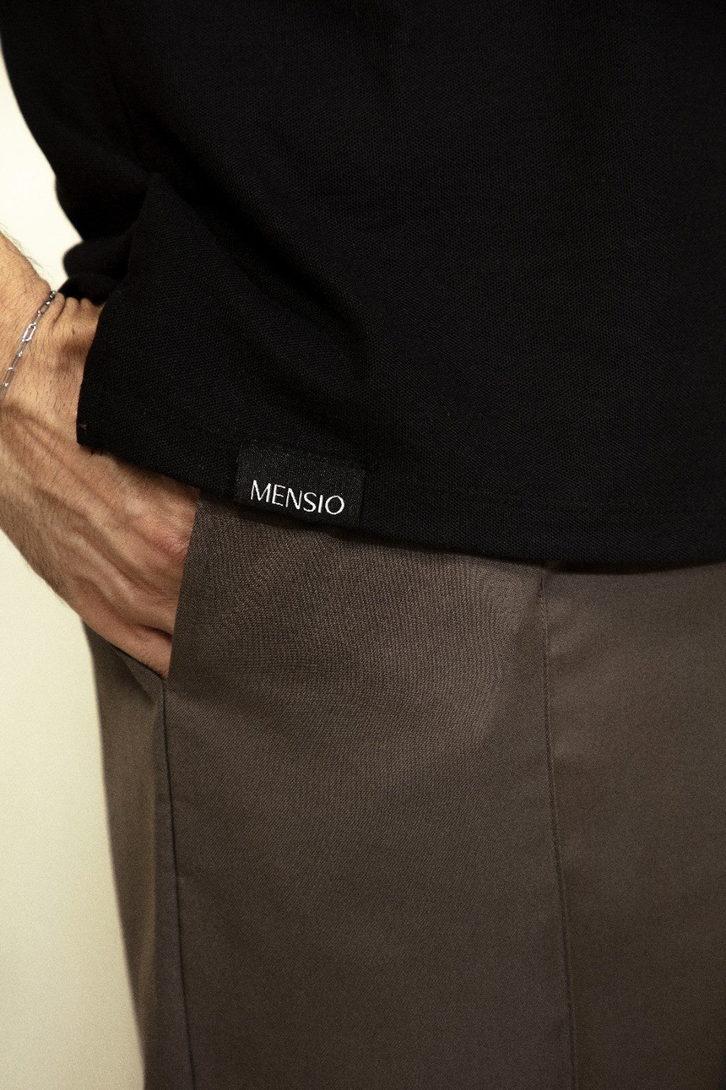 VALTRO PREMIUM ZIPPER POLO (BLACK)